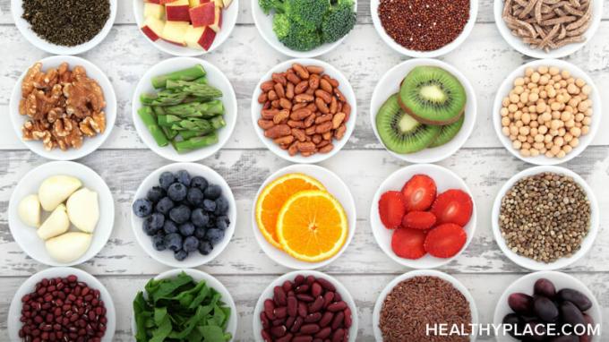 Akıl sağlığı için en iyi yiyeceklerden bazıları burada listelenmiştir. Ne olduklarını ve zihinsel sağlık için bu iyi gıdaların HealthyPlace'daki refahınızı nasıl iyileştirebileceğini öğrenin.