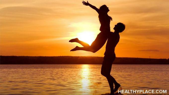 Şizoaffektif bozukluk ve evlilik başarılı bir şekilde birlikte gidebilir. HealthyPlace'da şizoaffektif bozukluk ile sağlıklı bir evlilik sürdürmeye ilişkin ipuçları alın.