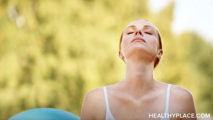 'Derin bir nefes al.' Bunu stresli veya üzgün olduğunuzda duydunuz mu? Bunun için iyi bir sebep var. HealthyPlace'de neden derin bir nefes almanız gerektiğini keşfedin.