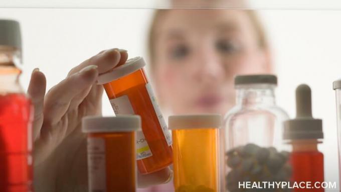 Ebeveynlerin çocukları için ilaç kayıtları tutmaları gerekir, çünkü bir doktorun ilaç kayıtları yeterli değildir. Bunu neden ve nasıl yapacağınızı HealthyPlace'de öğrenin.