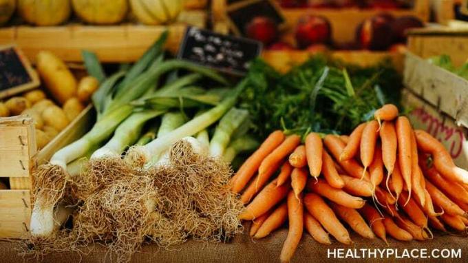 DEHB için sağlıklı bir diyet semptom yönetimine yardımcı olabilir. Hangi yiyeceklerin DEHB için sağlıklı bir diyetin parçası olduğunu ve hangilerinin HealthyPlace'de önleneceğini keşfedin.