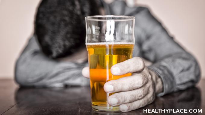 Alkol, ilaçlar, bazı gıdalar, kafeinin bipolar bozukluk semptomlarınız üzerinde olumsuz bir etkisi olabilir. Ne olabileceğini öğrenin.
