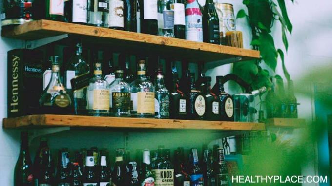 Alkolizm ve tip 2 diyabet - büyük bir sorun! Alkolizmin diyabete nasıl neden olduğunu ve içmenin diyabet üzerindeki etkilerini HealthyPlace üzerine öğrenin. 