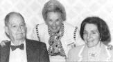 Mary Baker (ortada) ve R 1992'de Brinkley ve Adele Smithers
